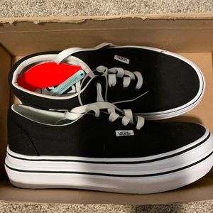 Vans ComfyCush Platform Low Tops size 6